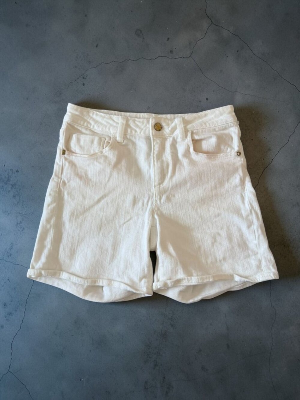 PILCRO AND THE LETTERPRESS Anthropologie White Script Denim Shorts Size 28
